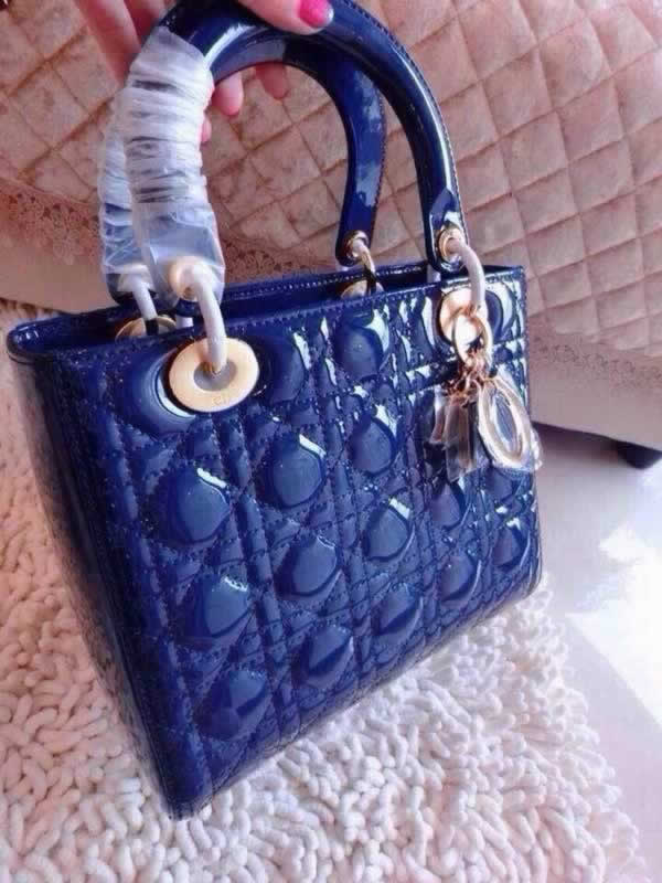 Replica trendy handbagsReplica cheap bags for womenReplica a bag lady.